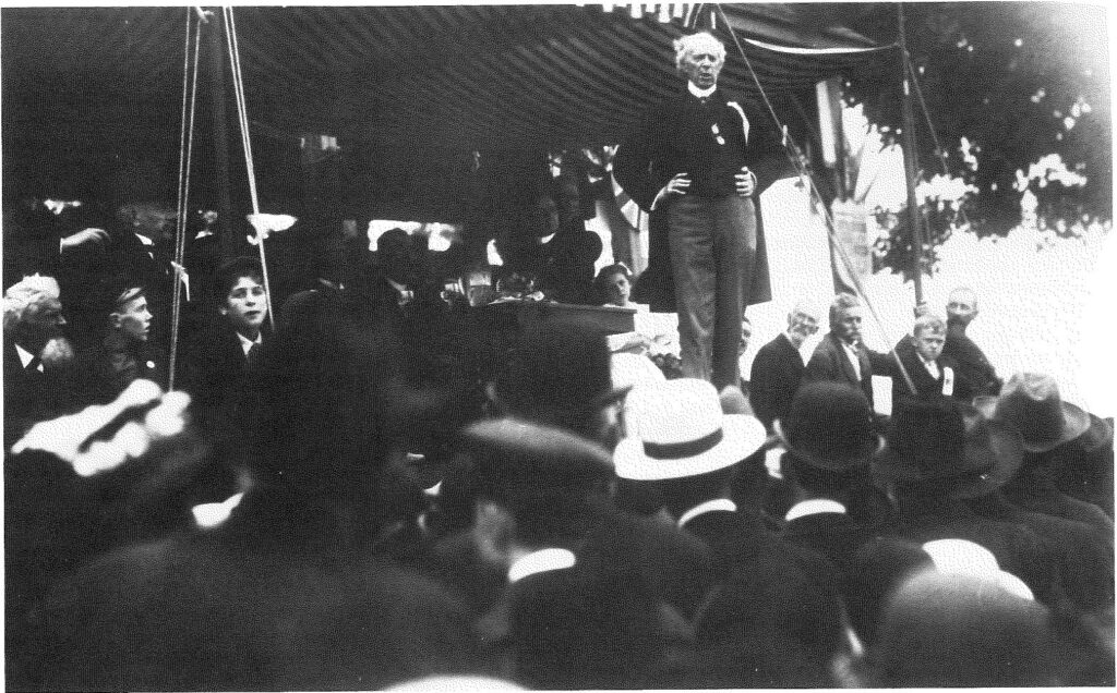 Sir Wilfrid Laurier campaigning.