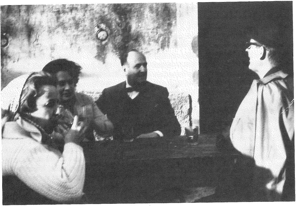 George and Alison Ignatieff relaxing with Jules and Gabrielle Léger on vacation in Rome 1964.
