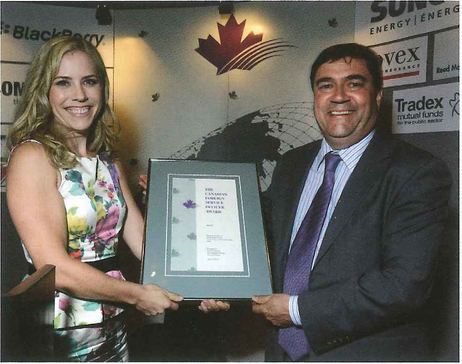 Stephanie Duhaime et Daniel Jean, Sous-ministre des Affaires étrangères.
